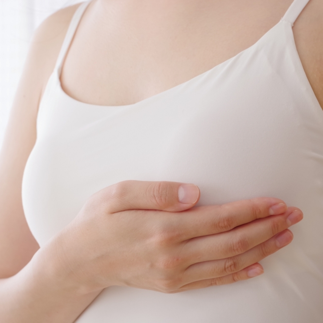 摸到乳房有硬塊好緊張！除了就醫，你該認識乳房纖維囊腫、乳房纖維腺瘤、乳癌硬塊的特徵