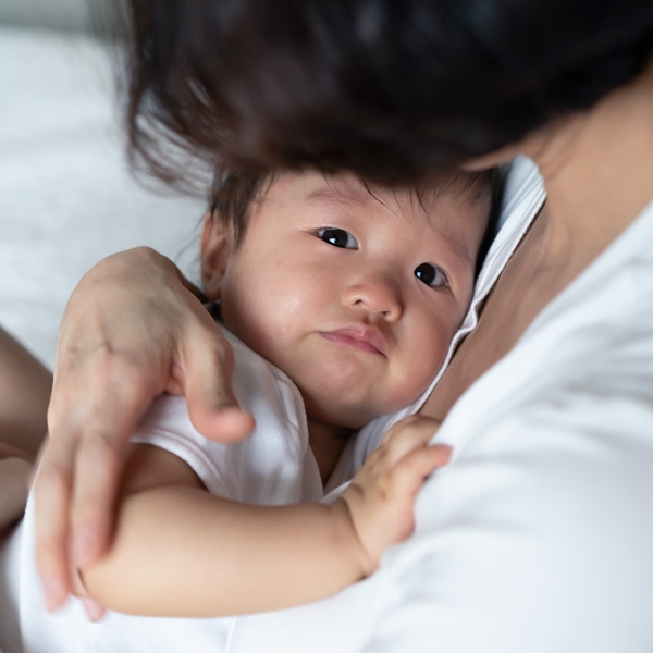 孩子生病出現幻覺不是「中邪」！恐是流感引起譫妄，七大症狀一次看