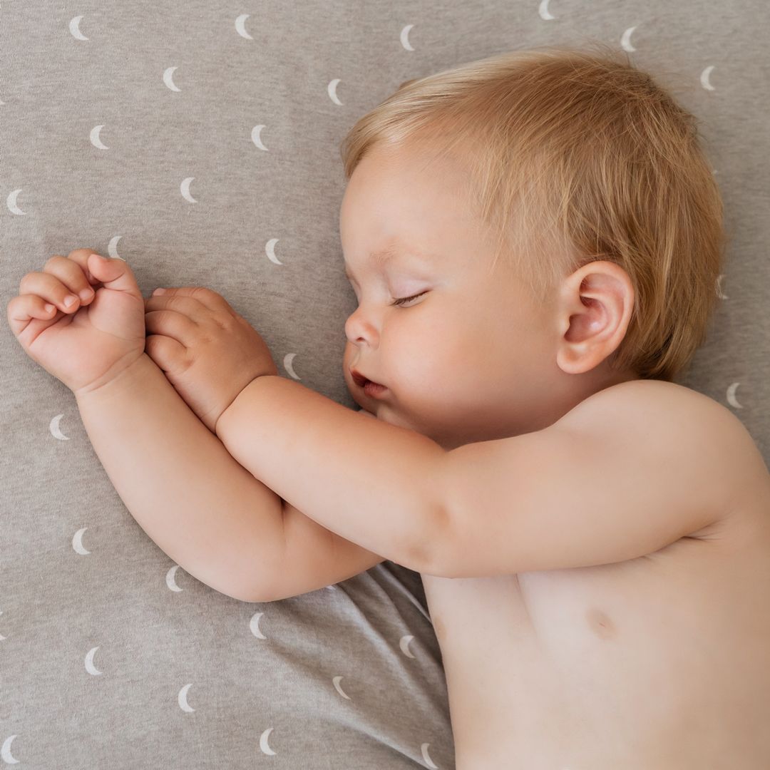 【啟蒙孩子的睡眠力】嬰兒睡眠安全要知道，7方法讓全家安睡到天亮