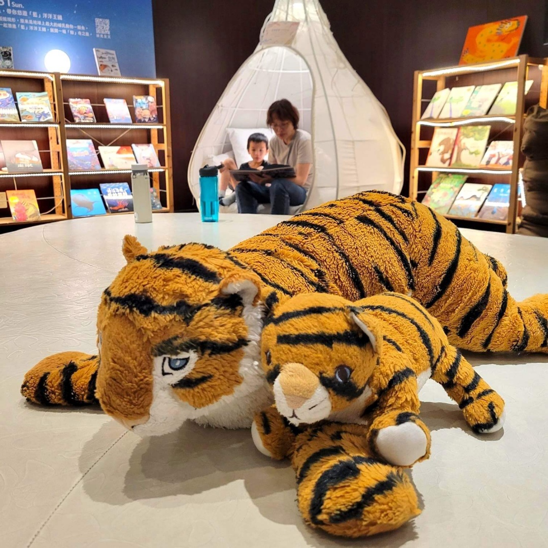 親子秘境再+1 ，「閱讀小聚點」免費國內外上百本繪本閱讀與特展空間就藏在臺中國家歌劇院