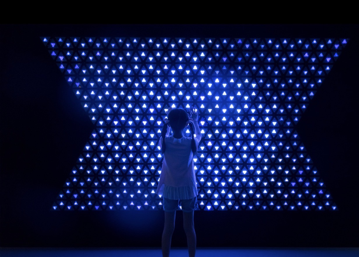 日本超人氣親子光影展「光影魔法美術館II」升級登台！2025年底開展，與孩子一起玩轉魔法光影世界