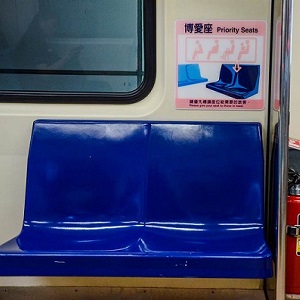 「博愛座」掀網路論戰，吳若權提5點值得深思：感謝所有讓座給我母親的陌生人