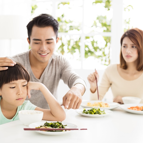 【魚丸醫師的媽媽經】兒醫媽媽對戰挑食寶寶？快樂用餐和營養均衡都重要