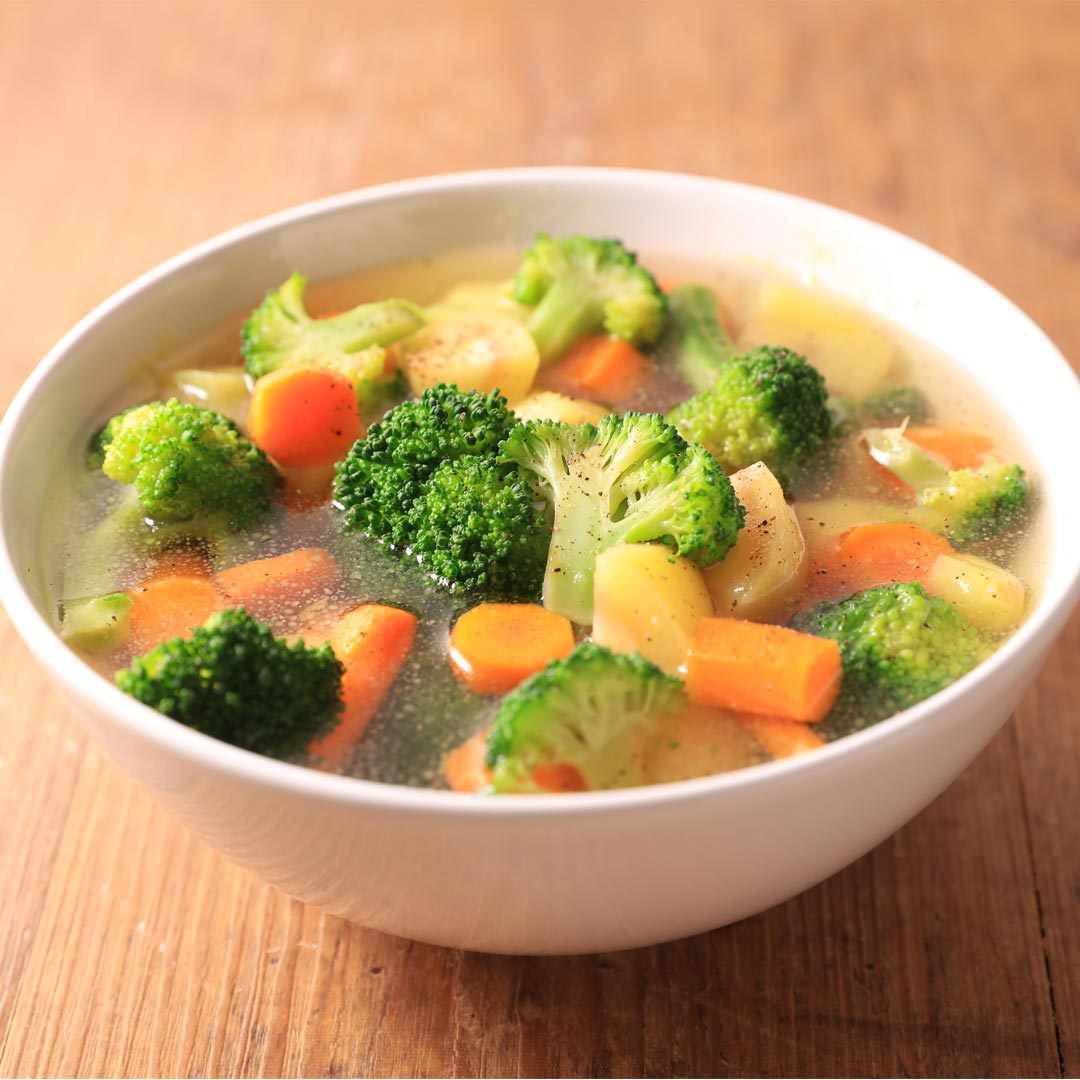 82歲女醫靠一碗無鹽蔬菜湯「不吃藥就能降血壓」她曝要領：把湯當藥喝