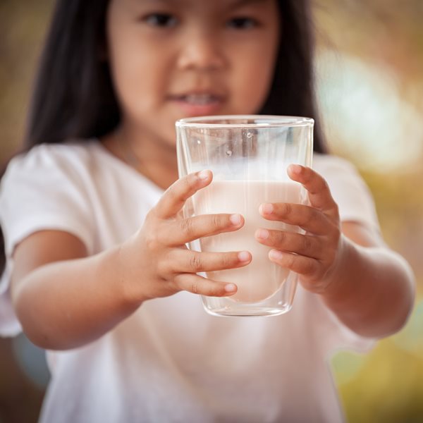 【長庚醫師團】 孩子喜歡喝水是好事！但出現這些狀況時就不妙了，小心是腦瘤作祟