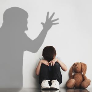 「爸爸我好痛，可是都沒有人來救我。」家長發文控訴台北市一間托兒所打生殖器官和屁股，已驗傷報警