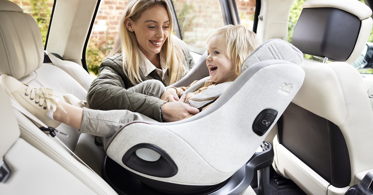 超過半數爸媽對汽座安全知識仍不清楚！3個汽座關鍵迷思，物理治療師來解答！