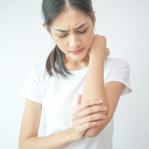 手麻、晚上麻醒？小心是「腕隧道症候群」！會不會自己好？怎麼治療？醫院院長解析