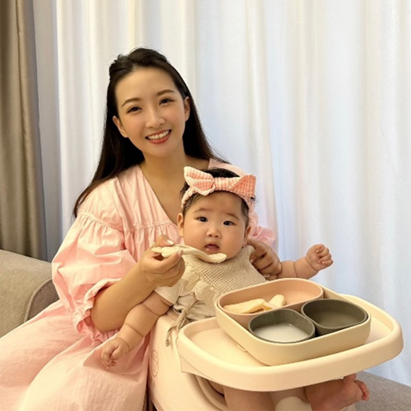 寶寶吃飯學問多！MOTHER-K鉑金矽膠餐具套組，超美外型搭配分隔設計，保證食慾大開