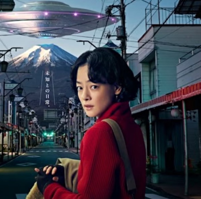 Netflix熱播日劇《小鎮星熱點》6看點！《重啟人生》團隊製作，究竟單親媽媽遇到外星人會發生甚麼事？