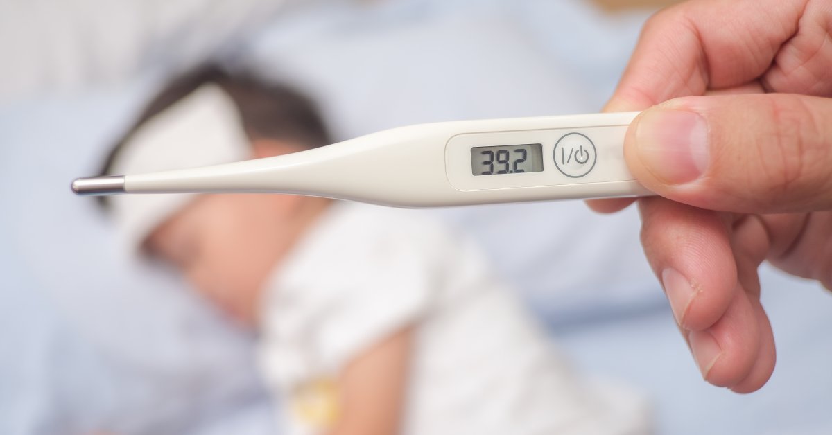 寶寶發燒，退燒藥何時給？醫：37度多先觀察，38度以上再視情況服用