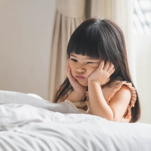 早上叫孩子起床，衝突真多！一點小事就爆炸，7件事幫助孩子起床不生氣