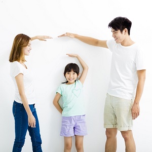 孩子喊腳痛嗎？令人又愛又恨的「生長痛」，兒科醫五招有效緩解！