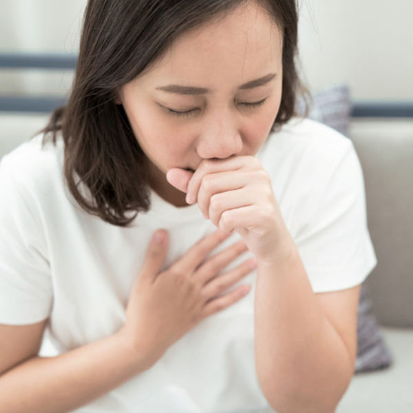 秋燥引發咳嗽不停，中醫師盤點2大類禁忌食物，柚子、橘子、巧克力都上榜