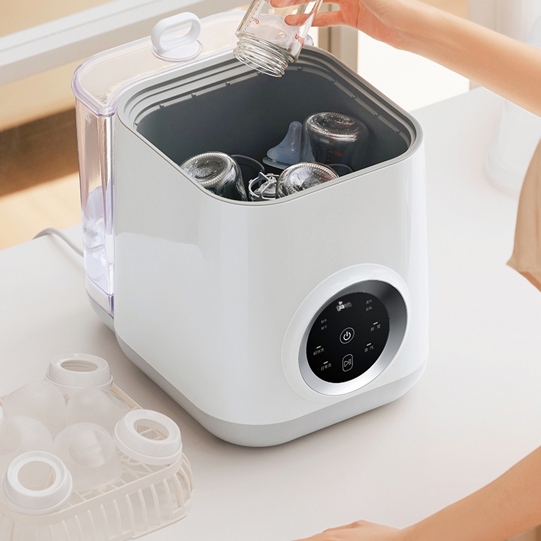 冬天病毒來襲，爸媽別緊張了！ 小兒科阿包醫師提倡「高溫蒸氣消毒，擊垮病毒破口」 Roborock石頭科技 X Giaretti 珈樂堤 推最低46折優惠組合！洗地機&洗奶瓶機，從地到口極至安全消毒「蒸。安心」！