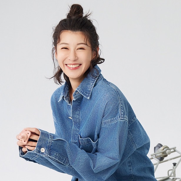 時尚媽咪趙孟姿幸福噴淚 ! 許孟哲驚喜現身給老婆浪漫生日祝福 ，罕見一 家四口放閃