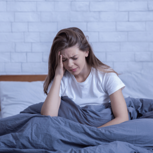女性睡眠障礙不單純！醫師解析「留心荷爾蒙變化」別輕忽頭痛、心情不佳恐致加速衰老、慢性病纏身