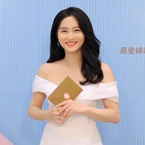 勇氣媽媽趙小僑，擔任媽媽寶寶《最愛婦幼菁品大賞》活動大使！透露典典寶寶的安撫神器 ，竟然是這一個 ，全家人都輸給它  !