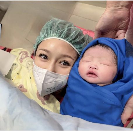 44歲女星林可唯生了！解凍7年卵、打黃體素，產前立遺囑為女兒勇敢