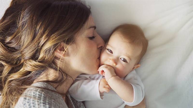 寶寶愛你的11件事！依戀是個過程，孩子會一天比一天更愛媽媽