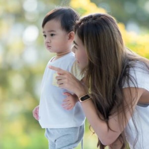 「這麼小就開始說謊！」大約30%孩子兩歲時就會說謊，但這代表他已具備兩種不簡單能力