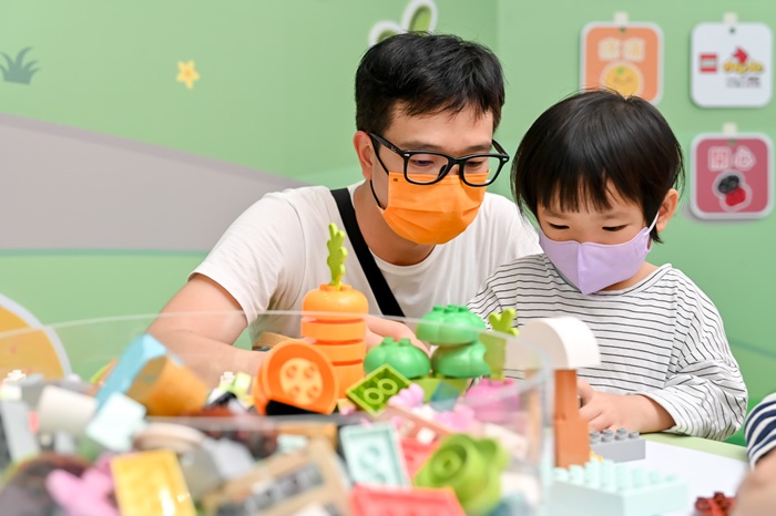 4歲童樂高卡鼻緊急送醫！連醫師爸爸也手足無措，日本醫師10秒拆彈全紀錄