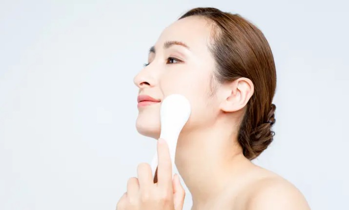 在家保養媲美醫美效果？日本媽媽肌膚漂亮Q彈的秘密，就是遊日必買的「美容儀」