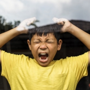 孩子也跟大人一樣會憂鬱！過分強調的「成功文化」是主因。除了成績好，你還會稱讚孩子什麼？