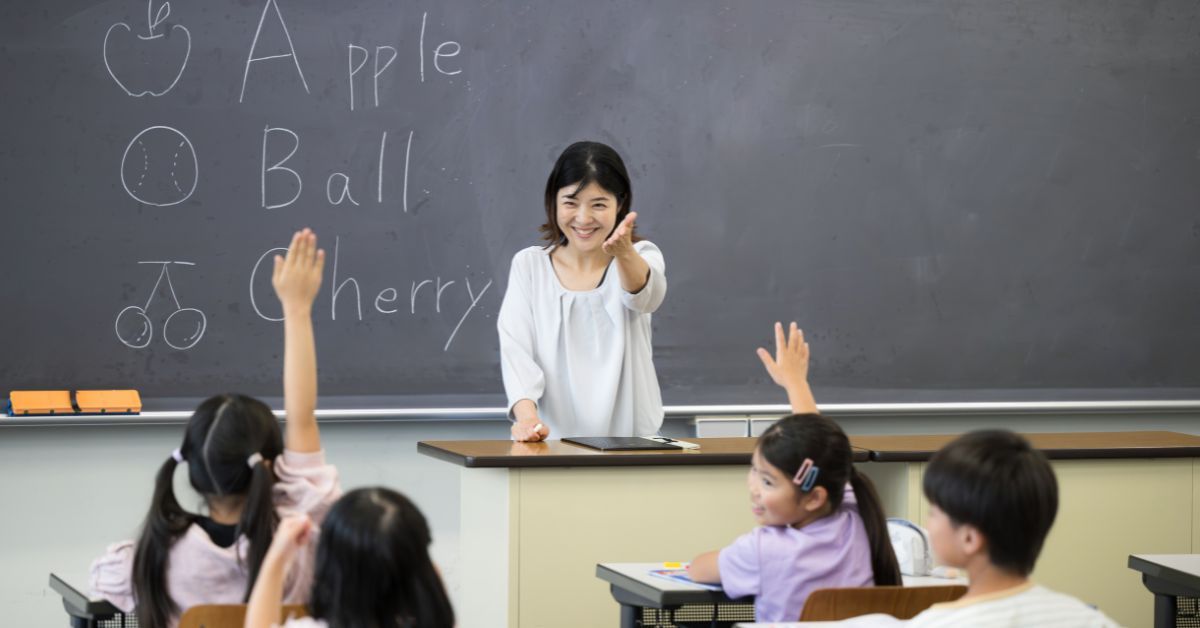 老師像一家人,孩子的眼神也亮起來
