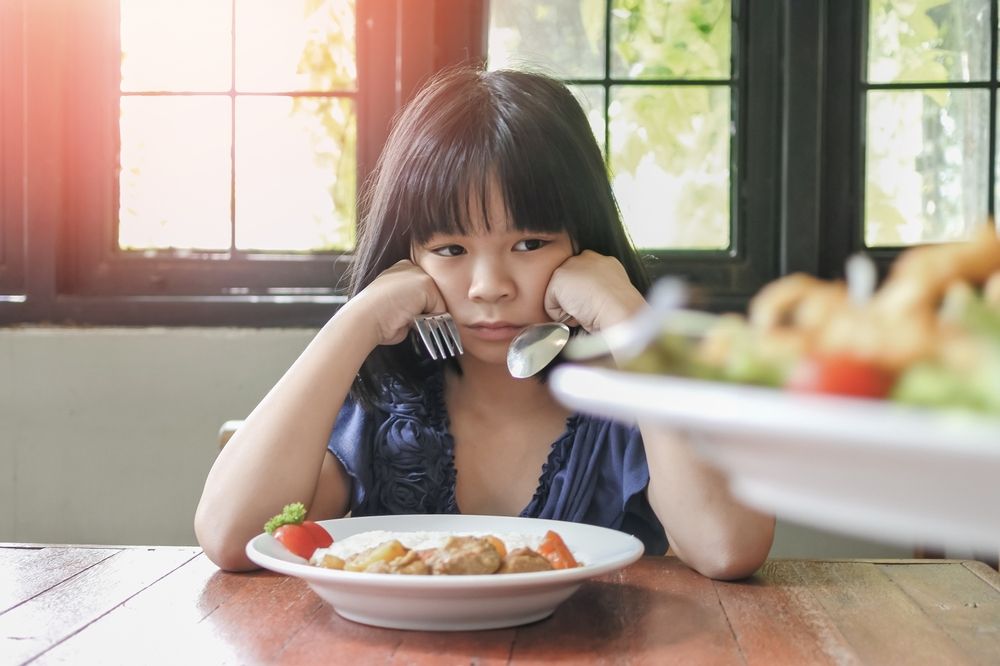 父母擔心孩子挑食