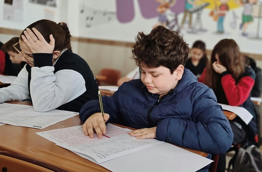 小學|小學生|考卷|考試|數學|老師|愚人節|兒童節|惡搞|搞笑