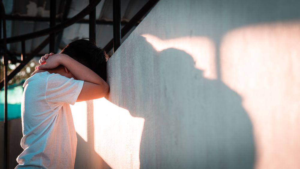 台中國一男學生墜樓事件