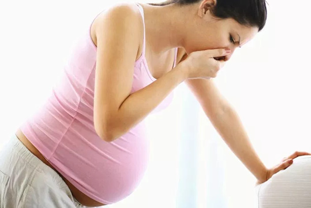 樟腦丸|衣櫃|熟悉|防蟲|日常生活|生活小物|孕婦|嬰幼兒|高風險|婦產科醫師|蘇怡寧