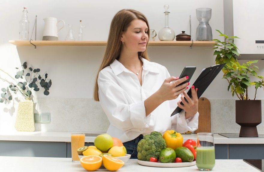 你還在飯後吃水果！？恐「直接轉成脂肪」而不知，營養師：時間、選擇要對，外多做「這步驟」更健康