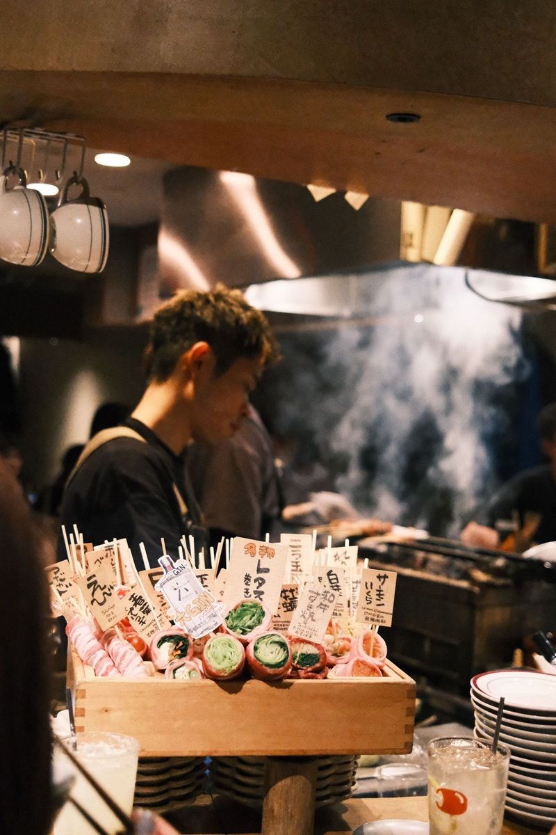 日本居酒屋林立,越夜越熱鬧。