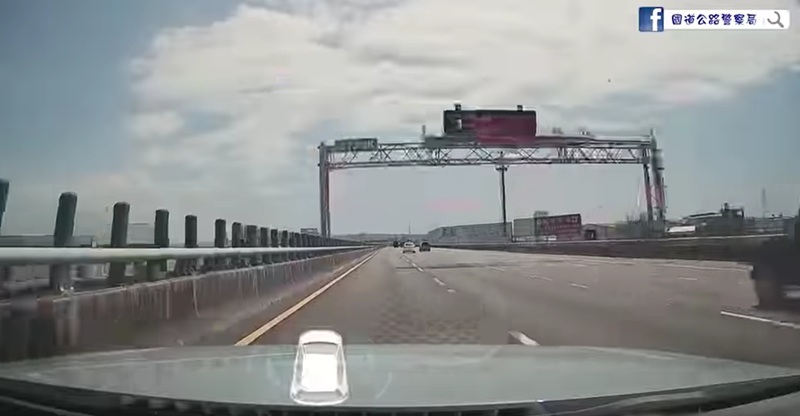 國道|高速公路|車禍|事故|緩撞車|自動輔助駕駛|輔助駕駛|國道公路警察