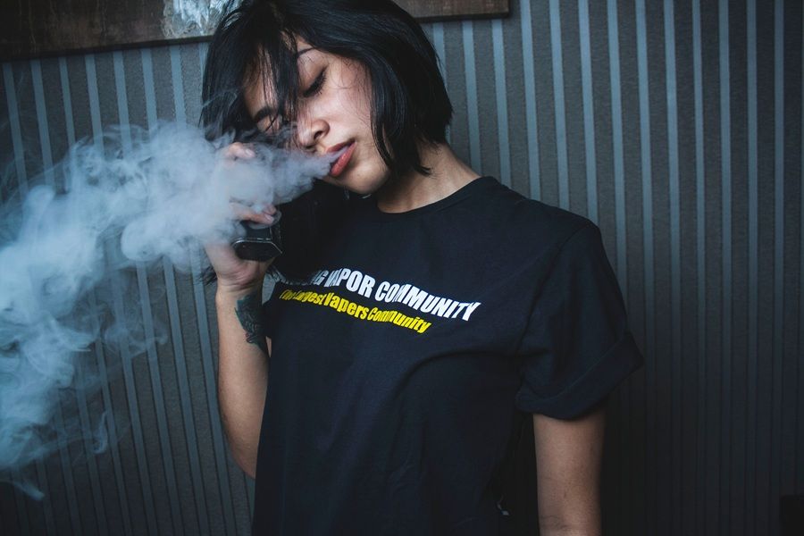 電子煙在青少年間大為流行,不僅危害健康,也可能與毒品掛勾。