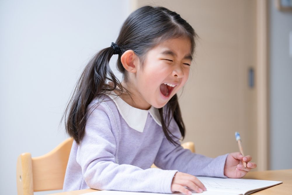 孩子寫作業寫到崩潰