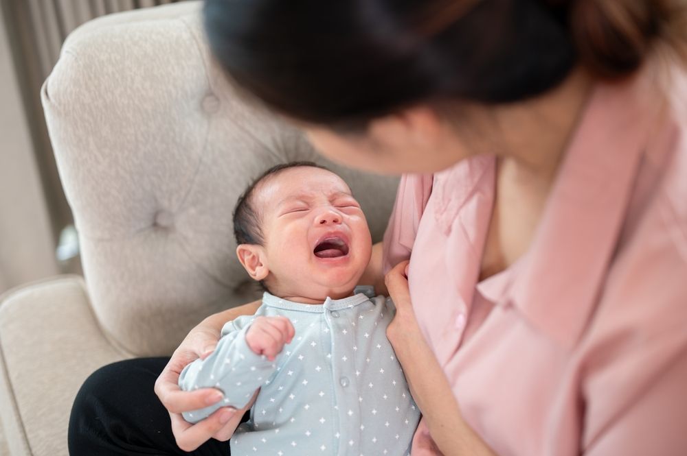 嬰兒過度哭鬧時，給予父母支持很重要
