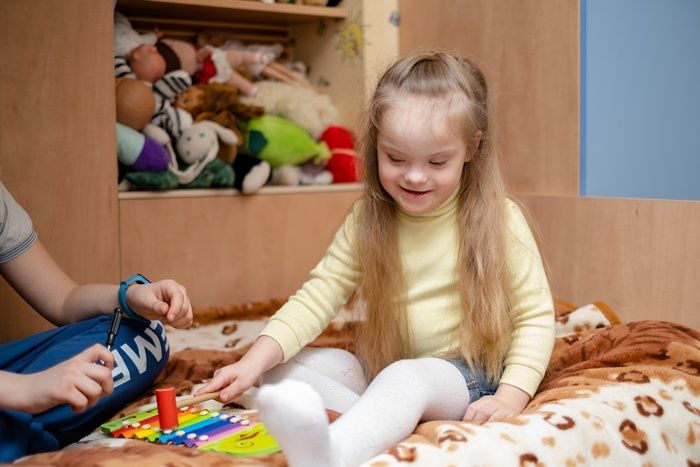 唐氏症兒童｜睡眠障礙｜睡眠品質｜阻塞性睡眠呼吸中止症｜快速動眼期｜血清素｜褪黑激素