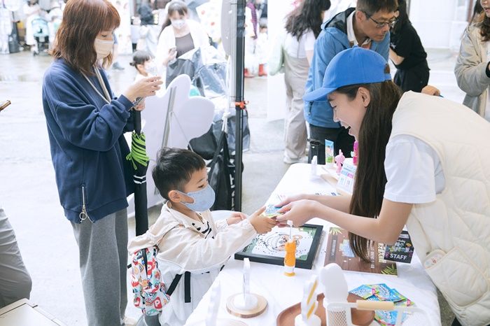 mombaby親子風格市集 brush baby