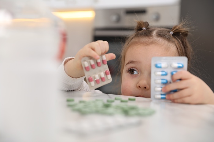 過年育兒｜孩子誤食｜居家環境｜睡眠環境｜常備藥物｜就醫指南