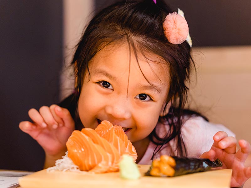 小孩吃生魚片｜幾歲可以吃壽司