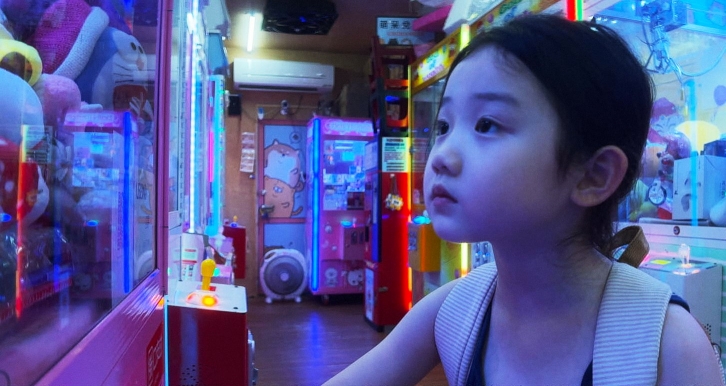 左撇子女孩