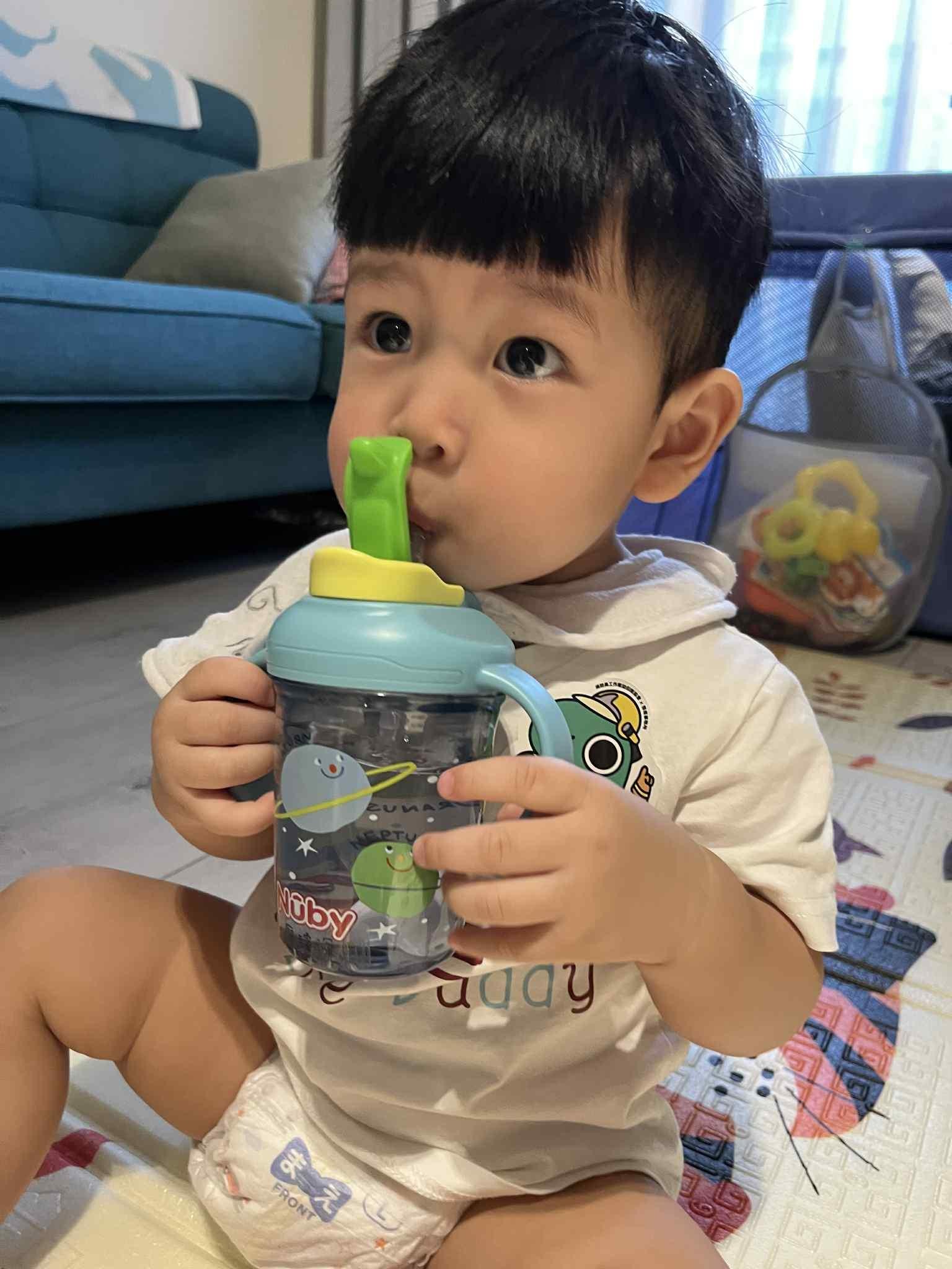 Nuby雙飲學習杯心得