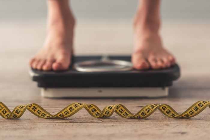 過年|大餐|暴飲暴食|肥胖|連假|醫師|內分泌|減重|體重計