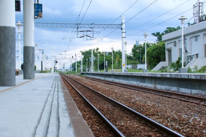 台鐵鶯歌站嬰兒車落軌意外