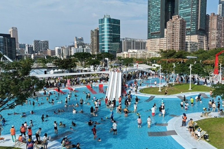 高雄市「星光水岸公園戲水區」將於5月30日啟用