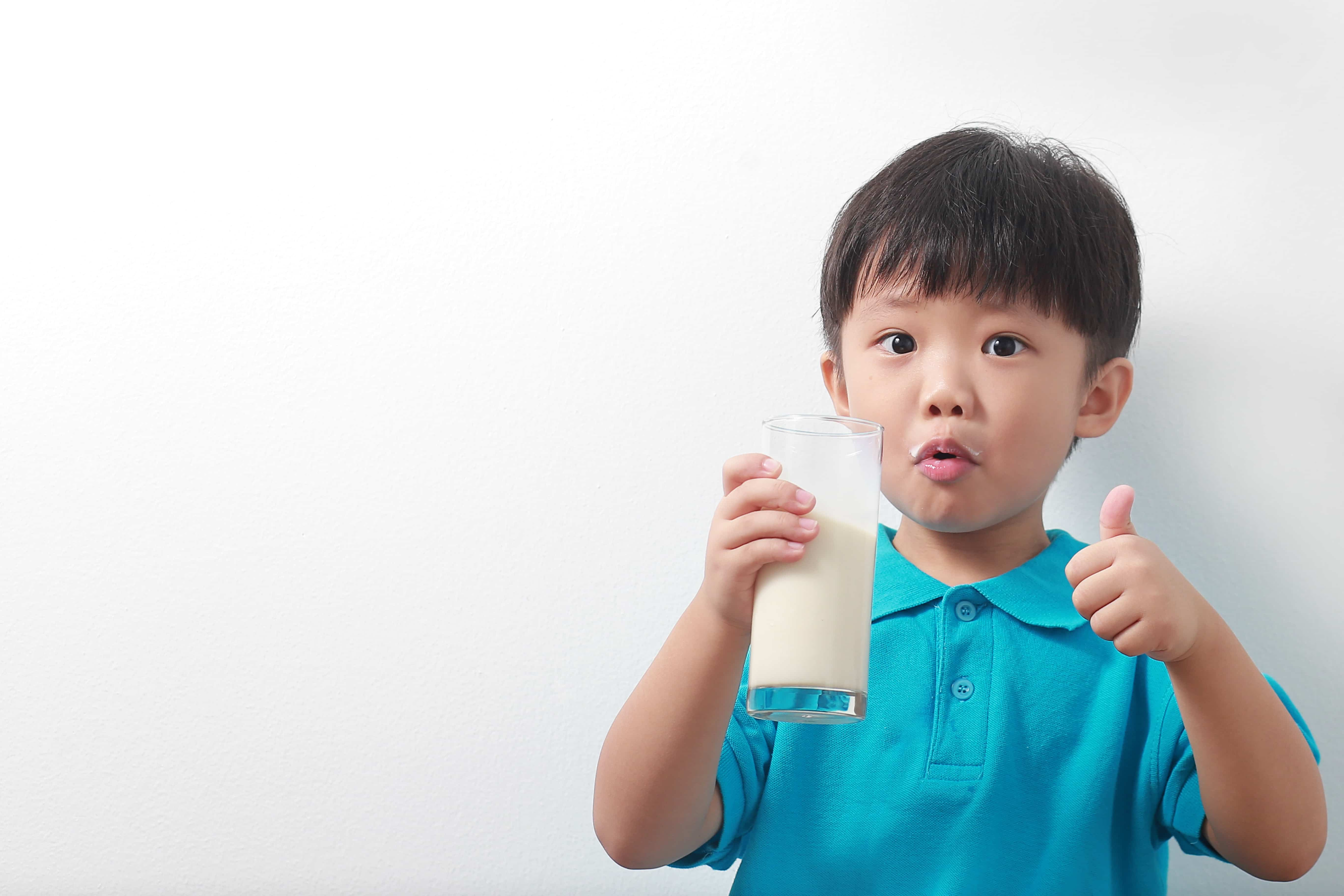 牛奶 奶類攝取 飲食