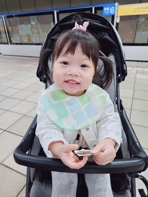 Runny Yolk 朗尼幼克口水巾💛